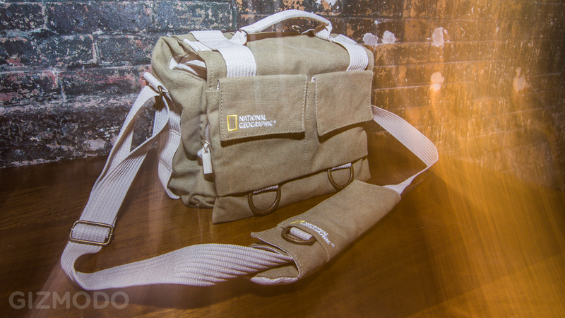 Illustration for article titled The Best Bag to Carry Your Mirrorless Camera